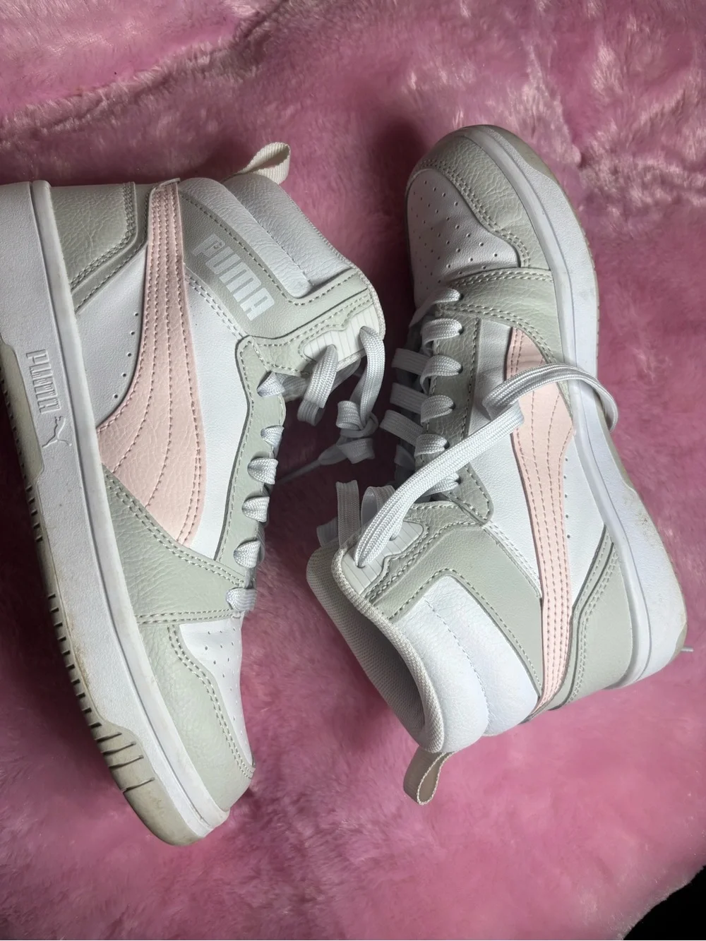 Puma Women's High-Top Sneakers in White and Light Pink